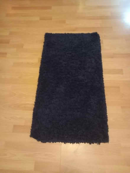 Photo of free Navy shaggy rug - excellent condition (Hove Edge HD6) #1