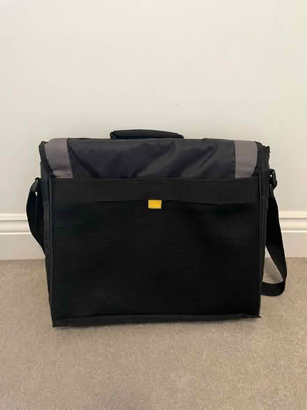 Photo of free Targus laptop bag (W7 3JG) #2