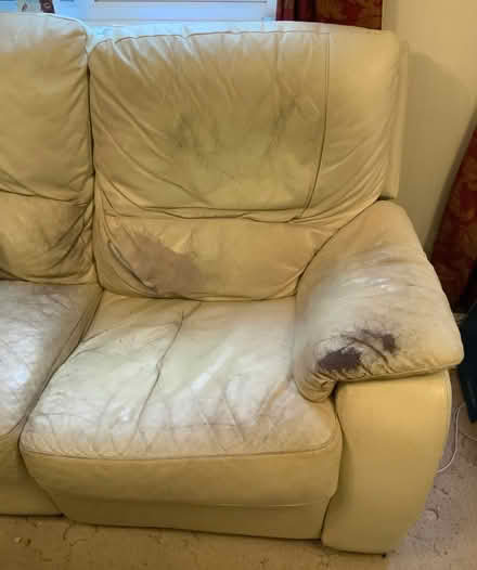 Photo of free Corner sofa (GU52) #4