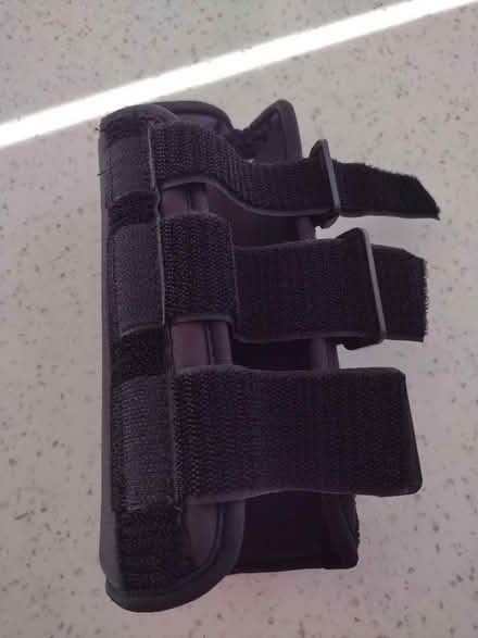 Photo of free Wrist brace (Small) (Hoole Village CH2) #3