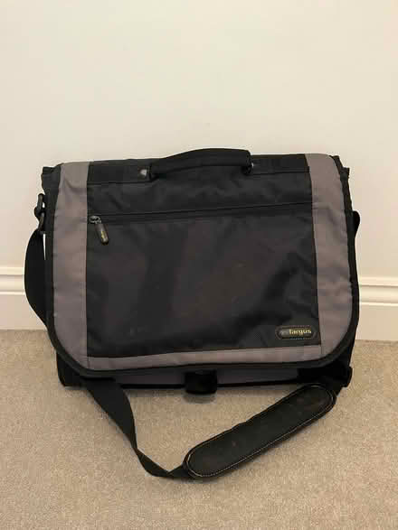 Photo of free Targus laptop bag (W7 3JG) #1