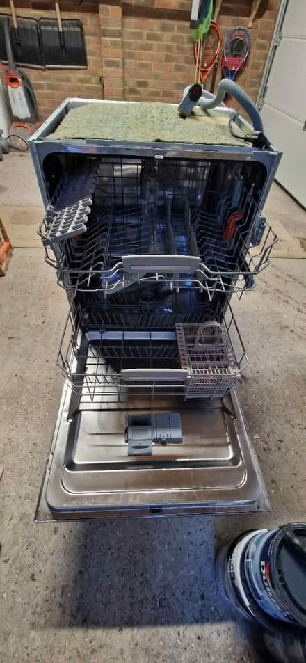 Photo of free Inbuilt fullsize dishwasher (Fleet, Hampshire, GU51) #2