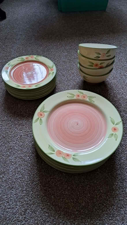 Photo of free Dinner set (Abbeymead GL4) #1