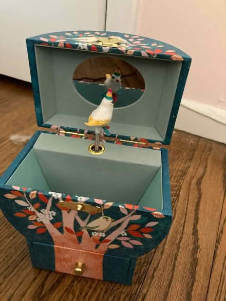 Photo of free Musical jewelry box (Loh Park in Tarrytown) #2