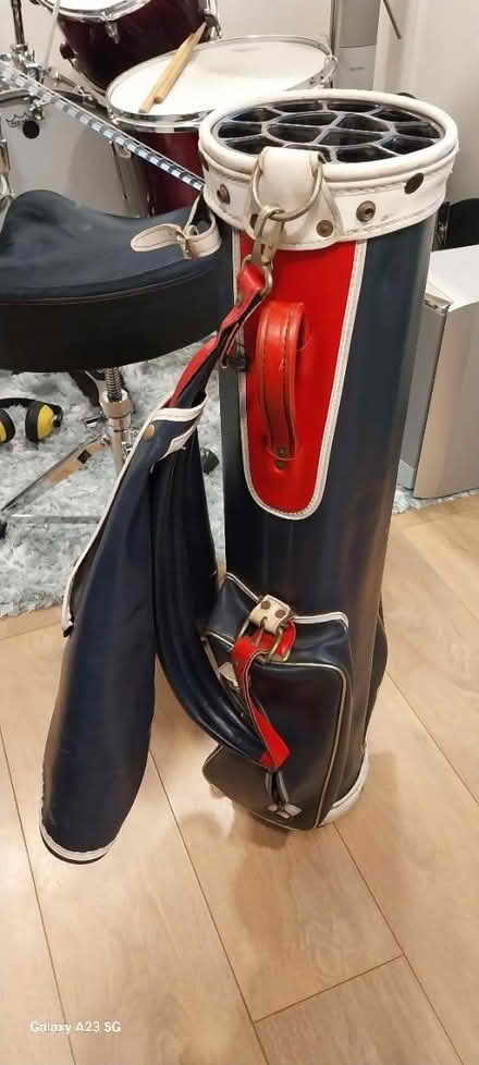Photo of free Slazenger Golf Bag (Hemel Hempstead HP2) #2