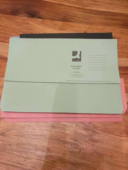 Photo of free 6xCard Bucket Folders + 7xClear Plastic Open-Sided Wallets (Hungerford RG17) #2