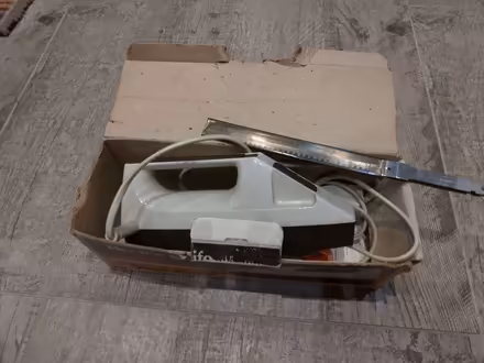 Photo of free Electric Carving Knife (Daisy Hill BD9) #2