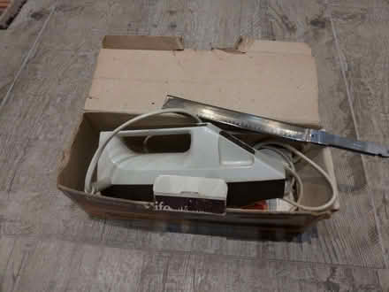 Photo of free Electric Carving Knife (Daisy Hill BD9) #2