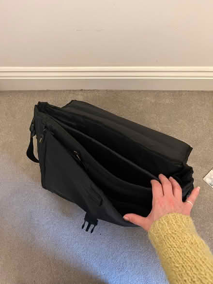 Photo of free Targus laptop bag (W7 3JG) #4