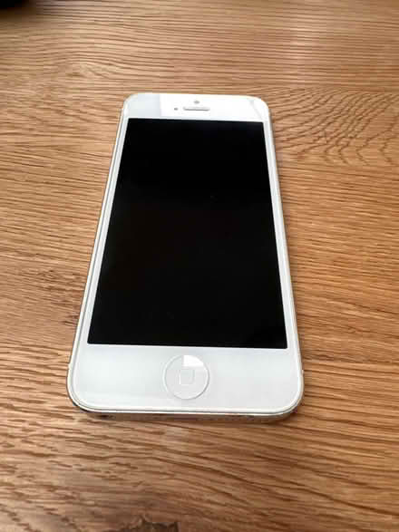 Photo of free iPhone 4 (TW9, Richmond) #1