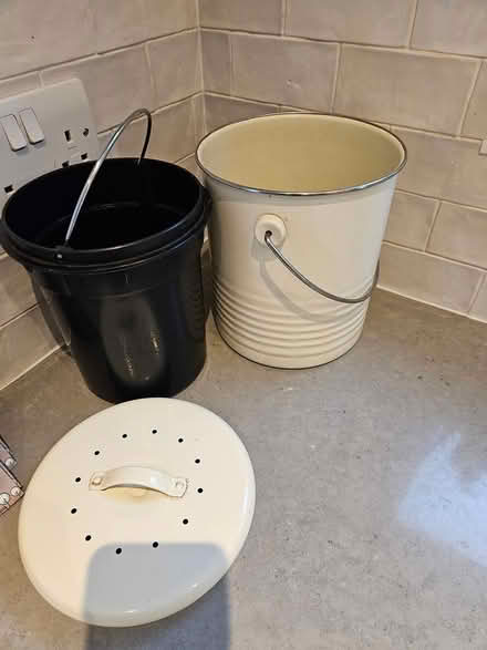 Photo of free Metal food caddy (Hitchin SG4) #4