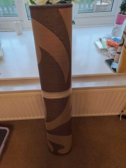 Photo of free Medium size rug (Southcourt HP21) #2