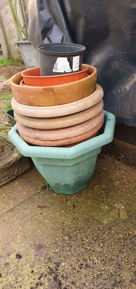 Photo of free Stack of flowerpots (Shinfield RG2) #1