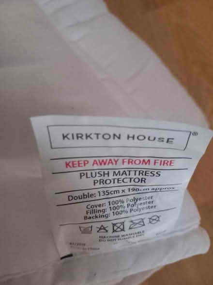 Photo of free Plush mattress protector - double bed (Northcourt OX14) #2