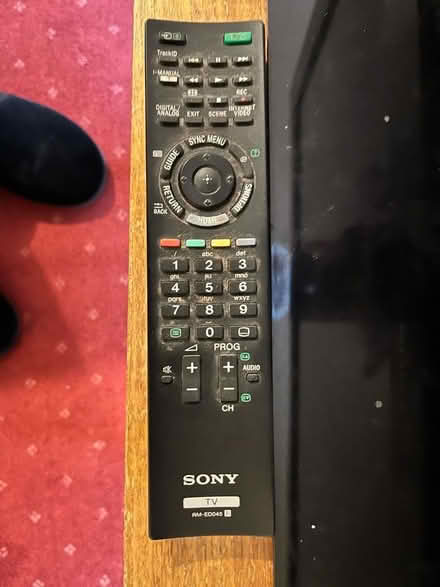 Photo of free Sony Bravia LCD digital TV 32 inch (Linslade LU7) #2