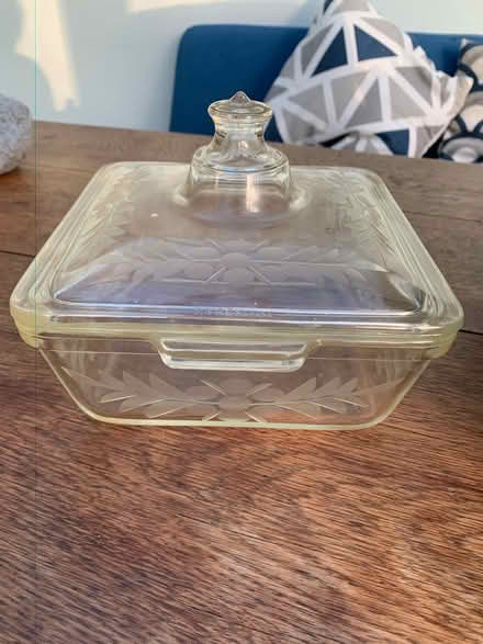 Photo of free Pyrex casserole serving dish Xmas (Addlestone KT15) #3