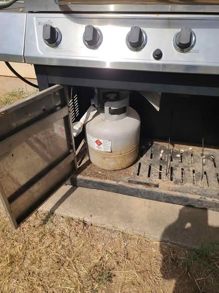 Photo of free 4 Burner Grill (130 / 969) #3