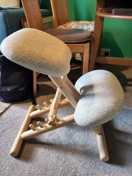 Photo of free carefully - kneeling chair (Falkirk FK1) #1