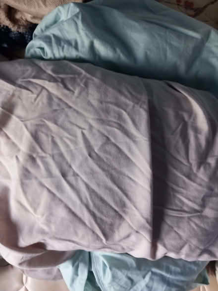 Photo of free Single fitted sheets (Cam GL11) #1