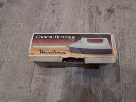 Photo of free Electric Carving Knife (Daisy Hill BD9) #1