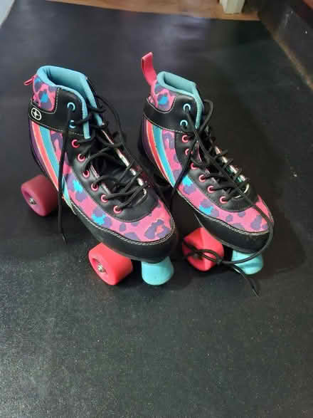 Photo of free Roller Shoes (IG6) #1