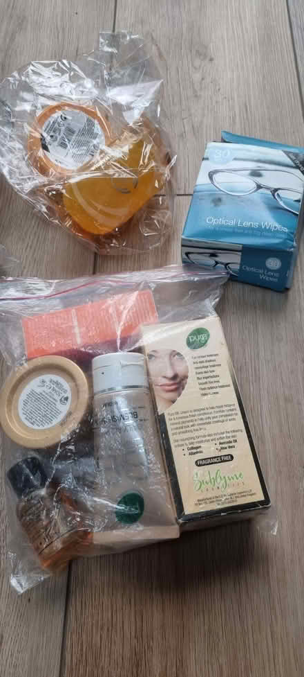 Photo of free Toiletries / makeup (Loughborough LE11) #3