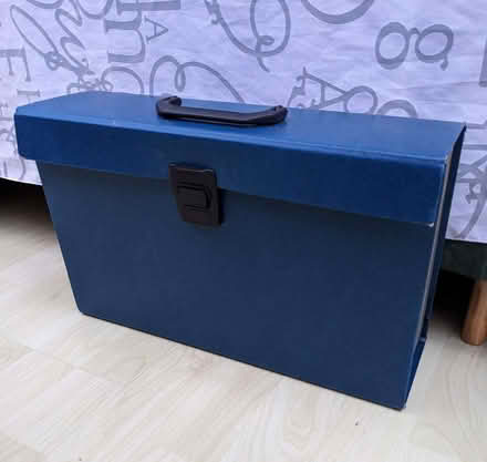 Photo of free cardboard indexed box file with handle ~ gu16 frimley (Frimley Green GU16) #1