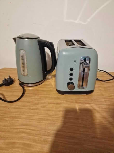 Photo of free Toaster and kettle (Endmoor LA8) #1
