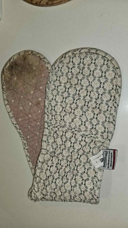 Photo of free Oven Gloves (Garston WD25) #1
