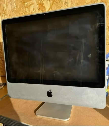 Photo of free Computer 2007 iMac Linux Mint installed (Walton on the Hill L4) #1