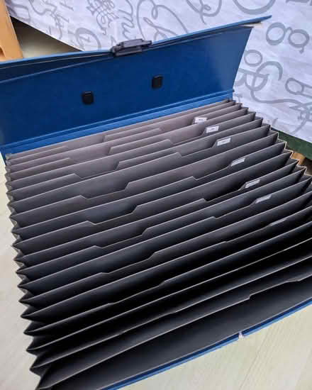 Photo of free cardboard indexed box file with handle ~ gu16 frimley (Frimley Green GU16) #2