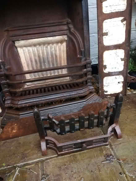 Photo of free antique iron fireplace (Chesham HP5) #1