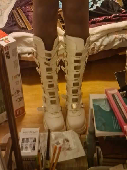 Photo of free UK 8 White Alt Boots (Whitehawk BN2) #1