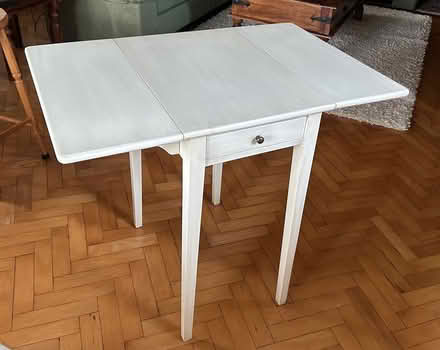 Photo of free Occasional table and two bar stools (Amersham HP7) #1