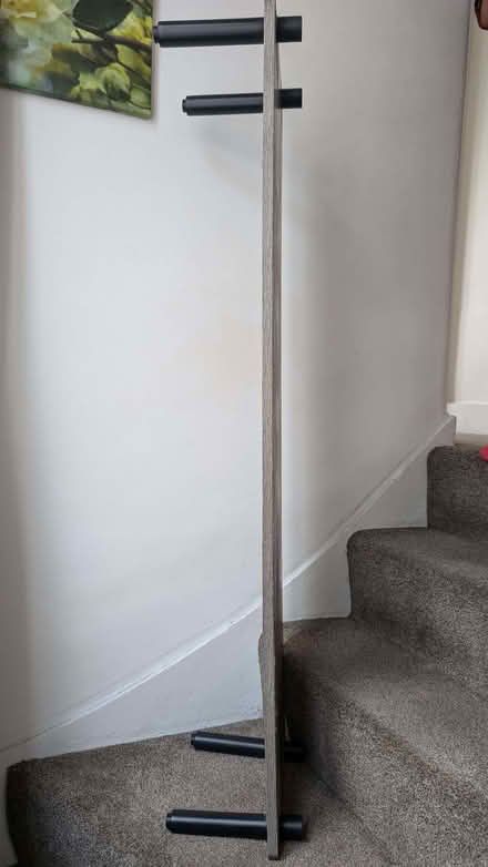Photo of free The long table / Carpet (Mill Hill, The Hale HA8) #2