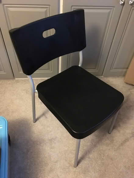 Photo of free Metal framed chair with plastic seat and back (West Midlands B31) #1