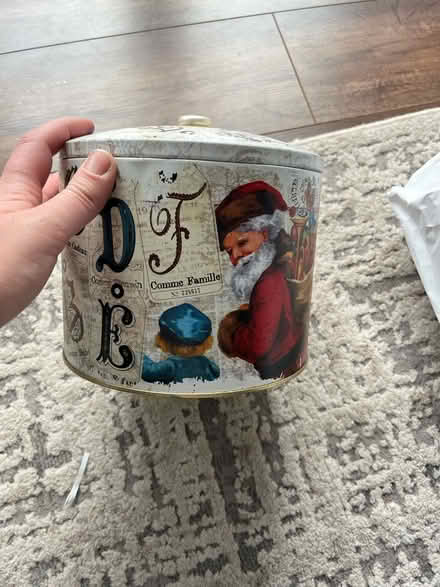 Photo of free Hand made Christmas wreath and tin (AL10) #3