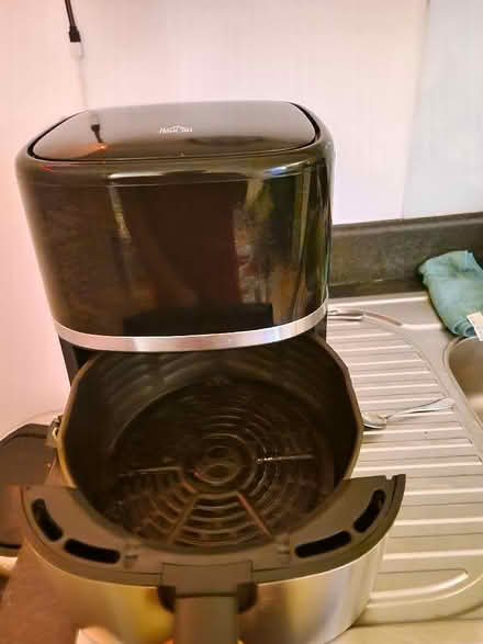 Photo of free Airfryer (Temple Cowley OX4) #2