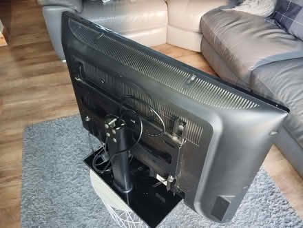 Photo of free Flat screen tv (Hawk Green SK6) #2