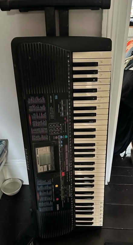 Photo of free Yamaha PSR 220 keyboard (N165SJ) #1