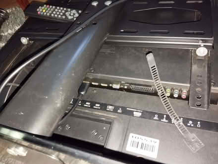 Photo of free Flat screen tv (Hawk Green SK6) #4