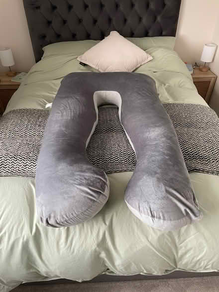 Photo of free Pregnancy pillow (Hadleigh SS7) #1