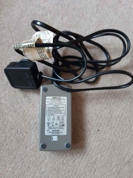 Photo of free Samsung battery charger (Great Mole Wood SG14) #1