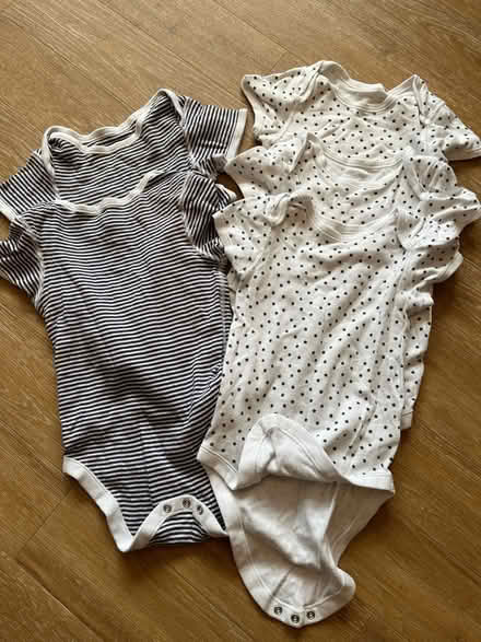 Photo of free 5 x body suits - 2-3 years (RG1) #1