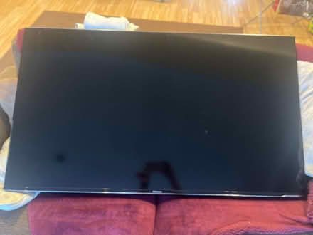 Photo of free Hisense 55” tv working but please read blah blah (Swanley BR8) #1