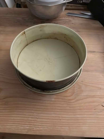 Photo of free Cake tray (SW9 6LW) #1