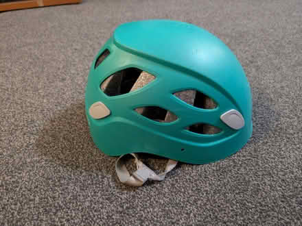 Photo of free Climbing helmet (Seedhill PA1) #1