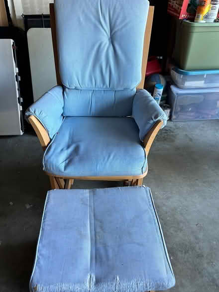 Photo of free Dutalier rocker and ottoman (Sunnyvale by lawrence expwy) #1