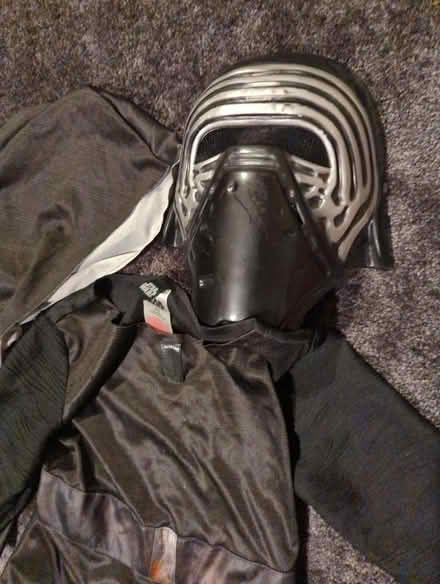 Photo of free Star wars dressing up costume (Surrenden BN1) #2