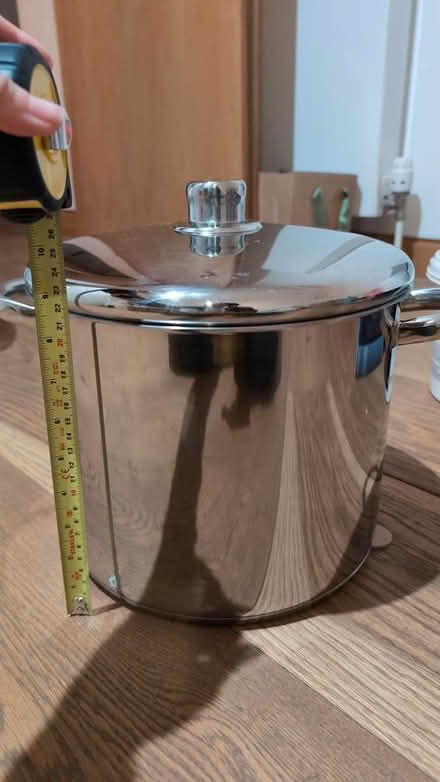 Photo of free Tall stock pot (Hatton Wall, EC1N) #2